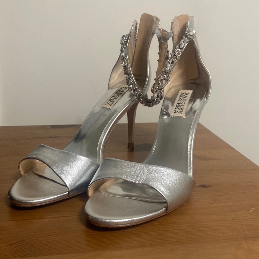 Badgley Mischka heels with a box